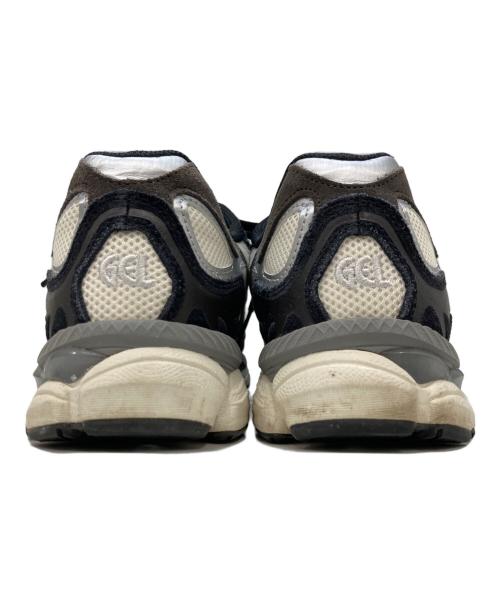 asics（アシックス）asics (アシックス) スニーカー ブラック×シルバー サイズ:27の古着・服飾アイテム