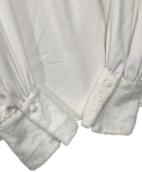 Pinky & Dianne（ピンキーアンドダイアン）Pinky & Dianne (ピンキーアンドダイアン) ジャギーカフスリボンブラウス アイボリー サイズ:38の古着・服飾アイテム