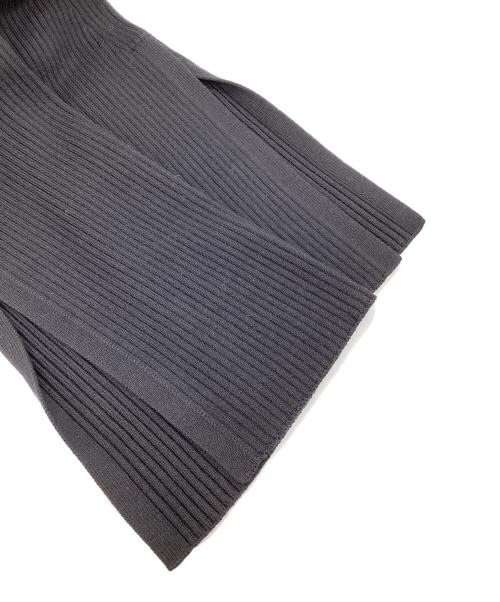 JUNYA WATANABE（ジュンヤワタナベ）JUNYA WATANABE (ジュンヤワタナベ) 24AW　スリットスリーブタートルネックニット ブラック サイズ:Mの古着・服飾アイテム