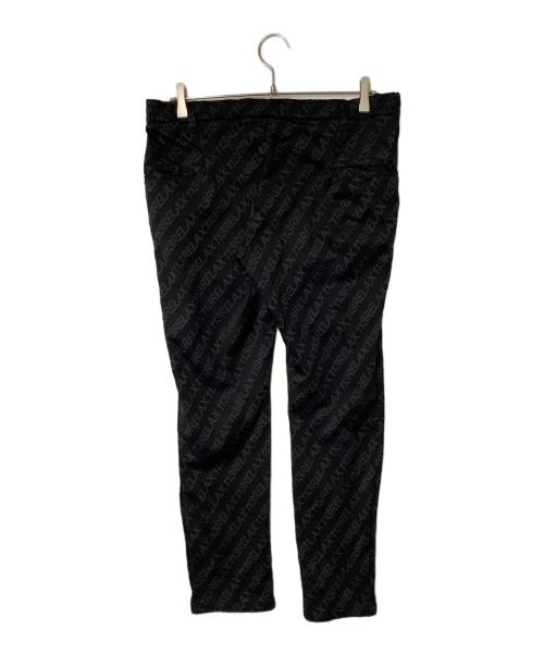 1PIU1UGUALE3 RELAX（ウノピゥウノウグァーレトレ リラックス）1piu1uguale3 relax (ウノピゥウノウグァーレトレ リラックス) 総柄ロゴジャガードスラックス ブラック サイズ:XLの古着・服飾アイテム