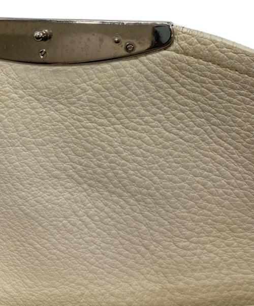 PRADA（プラダ）PRADA (プラダ) パイソンバックル ハンドバッグ/ワンショルダーバッグ アイボリー サイズ:-の古着・服飾アイテム