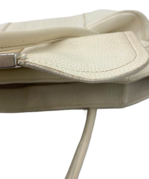 PRADA（プラダ）PRADA (プラダ) パイソンバックル ハンドバッグ/ワンショルダーバッグ アイボリー サイズ:-の古着・服飾アイテム