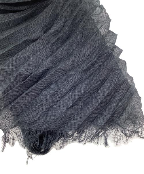 ISSEY MIYAKE（イッセイミヤケ）ISSEY MIYAKE (イッセイミヤケ) プリーツストール ブラックの古着・服飾アイテム