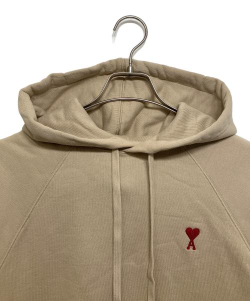 AMI Alexandre Mattiussi（アミアレクサンドルマテュッシ）AMI Alexandre Mattiussi (アミアレクサンドルマテュッシ) de Coeur パーカー ベージュ サイズ:XSの古着・服飾アイテム