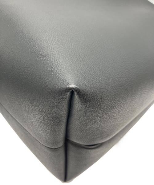 TOMORROW LAND（トゥモローランド）TOMORROW LAND (トゥモローランド) ショルダーバッグ MEDIUM ブラックの古着・服飾アイテム