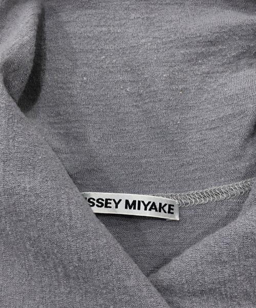 ISSEY MIYAKE（イッセイミヤケ）ISSEY MIYAKE (イッセイミヤケ) タートルネックニット グレー サイズ:3の古着・服飾アイテム