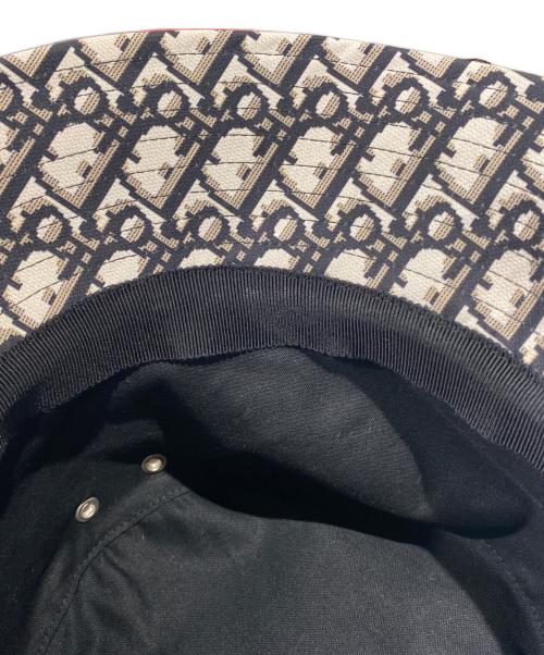 Christian Dior（クリスチャン ディオール）Christian Dior (クリスチャン ディオール) TEDDY-D チュール付ボブハット/バケットハット/95TDD923G142 レッド×ブラック サイズ:58の古着・服飾アイテム