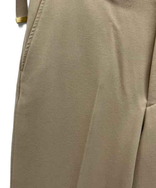 AURALEE（オーラリー）AURALEE (オーラリー) SUPER SOFT WOOL FLANNEL SLACKS ベージュ サイズ:4の古着・服飾アイテム
