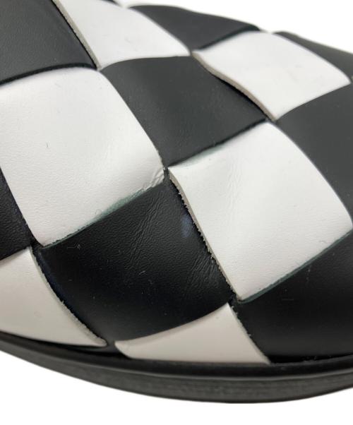 BOTTEGA VENETA（ボッテガベネタ）BOTTEGA VENETA (ボッテガベネタ) マキシイントレチャート チェッカーフラッグスリッポン ホワイト×ブラック サイズ:43の古着・服飾アイテム