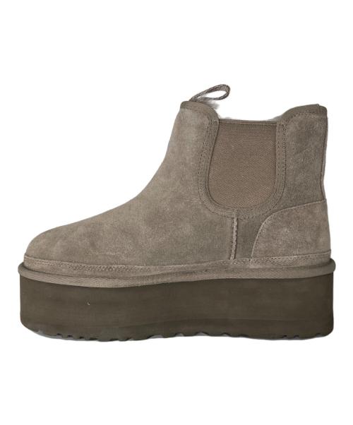 UGG（アグ）UGG (アグ) Neumel Platform Chelsea ニューメル プラットフォーム チェルシー ベージュ サイズ:25の古着・服飾アイテム