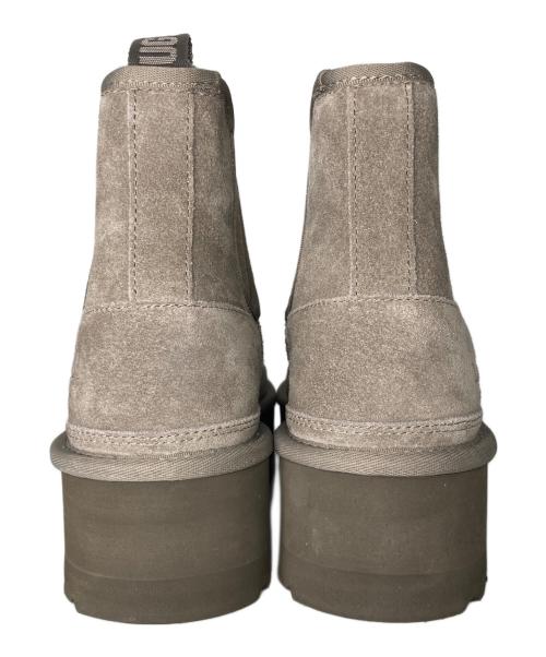 UGG（アグ）UGG (アグ) Neumel Platform Chelsea ニューメル プラットフォーム チェルシー ベージュ サイズ:25の古着・服飾アイテム