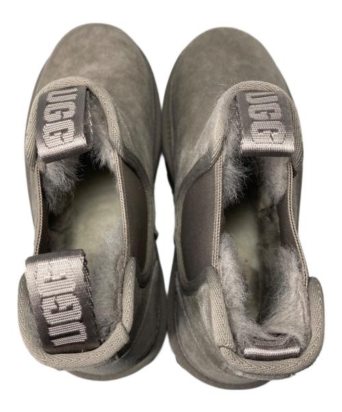 UGG（アグ）UGG (アグ) Neumel Platform Chelsea ニューメル プラットフォーム チェルシー ベージュ サイズ:25の古着・服飾アイテム