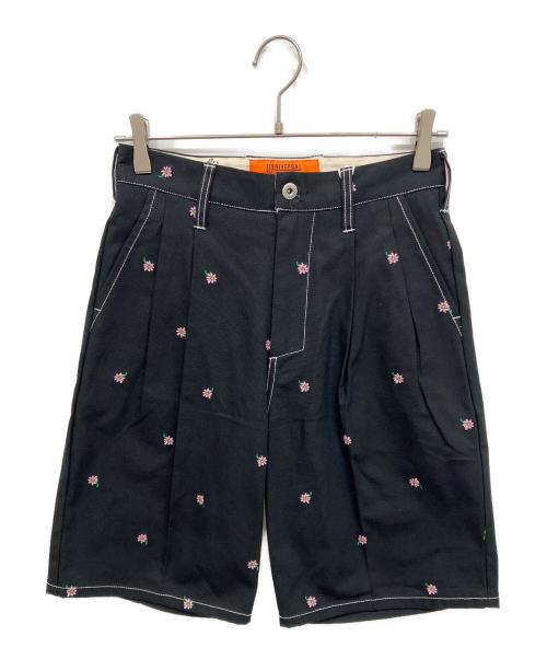 UNIVERSAL OVERALL（ユニバーサルオーバーオール）UNIVERSAL OVERALL (ユニバーサルオーバーオール) NON TOKYO (ノントーキョー) FLOWER EMBROIDERY TUCK SHORTS ブラック サイズ:2の古着・服飾アイテム