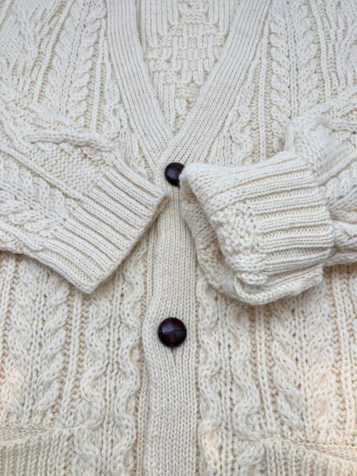 oldderby Knitwear（オールドダービーニットウェア）oldderby Knitwear (オールドダービーニットウェア) ケーブルニットカーディガン アイボリー サイズ:XLの古着・服飾アイテム