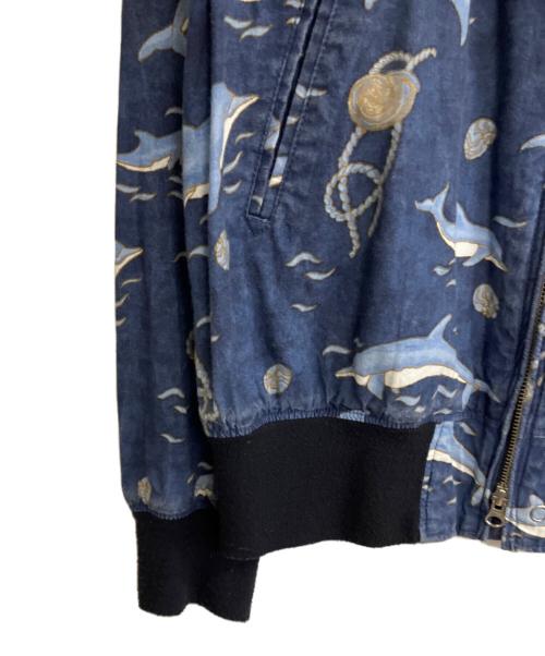 Engineered Garments（エンジニアド ガーメンツ）Engineered Garments (エンジニアド ガーメンツ) Aviator Jacket Dolphin Print ブルー サイズ:Mの古着・服飾アイテム