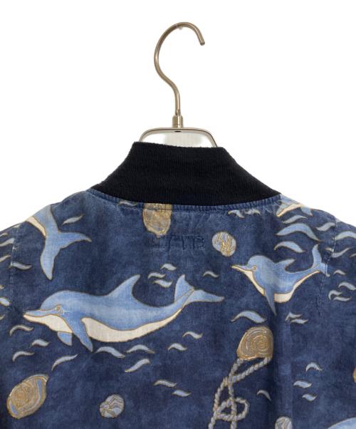 Engineered Garments（エンジニアド ガーメンツ）Engineered Garments (エンジニアド ガーメンツ) Aviator Jacket Dolphin Print ブルー サイズ:Mの古着・服飾アイテム