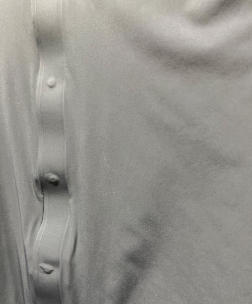 DESCENTE ALLTERRAIN（デザイント オルテライン）DESCENTE ALLTERRAIN (デザイント オルテライン) PERFORATED INSULATION SHIRT ネイビー サイズ:Ｓの古着・服飾アイテム