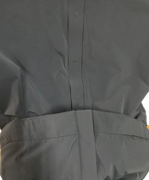 DESCENTE ALLTERRAIN（デザイント オルテライン）DESCENTE ALLTERRAIN (デザイント オルテライン) PERFORATED INSULATION SHIRT ネイビー サイズ:Ｓの古着・服飾アイテム