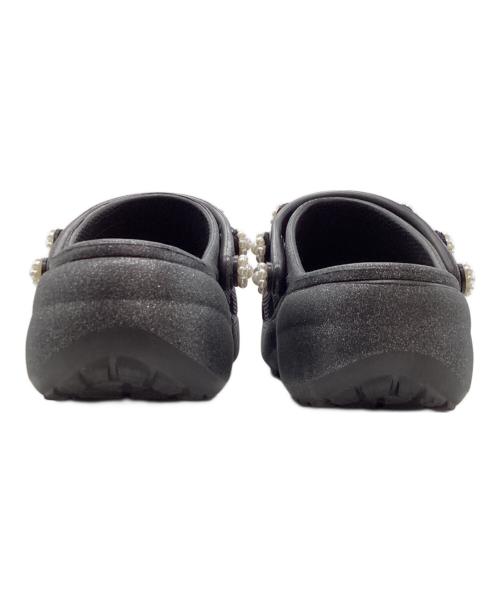 crocs（クロックス）crocs (クロックス) UNITED ARROWS (ユナイテッドアローズ) クラシックプラットフォーム グリッターサンダル ブラック サイズ:6の古着・服飾アイテム