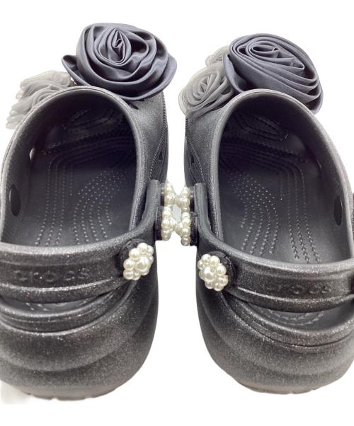 crocs（クロックス）crocs (クロックス) UNITED ARROWS (ユナイテッドアローズ) クラシックプラットフォーム グリッターサンダル ブラック サイズ:6の古着・服飾アイテム
