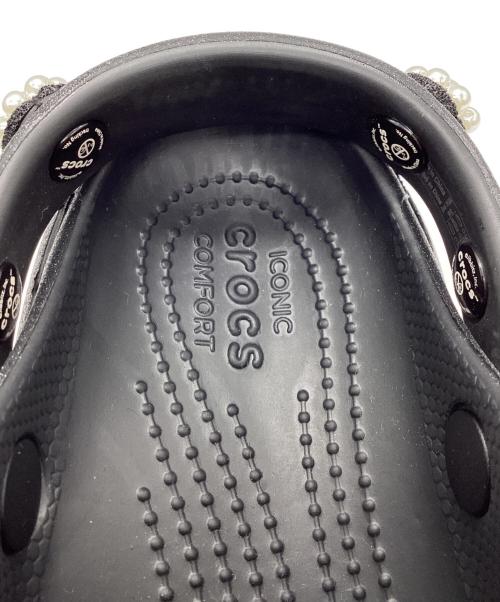 crocs（クロックス）crocs (クロックス) UNITED ARROWS (ユナイテッドアローズ) クラシックプラットフォーム グリッターサンダル ブラック サイズ:6の古着・服飾アイテム