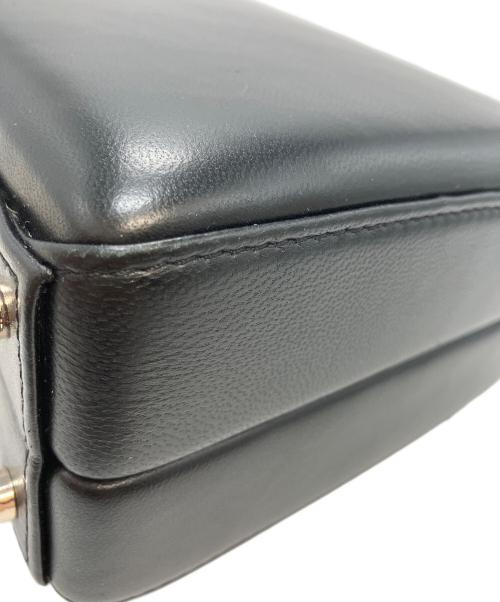 Simone Rocha（シモーネ ロシャ）Simone Rocha (シモーネ ロシャ) MINI HANDHELD CASE BAG W/ CHUNKY PEARL CROSSBODY バッグ ブラックの古着・服飾アイテム