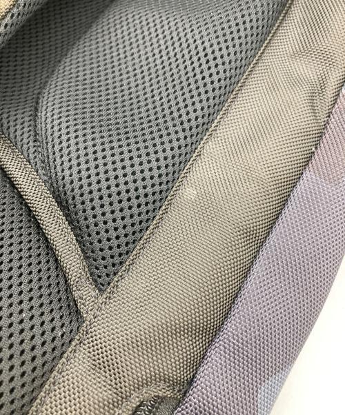 TUMI（トゥミ）TUMI (トゥミ) ロールトップバックパック ネイビーの古着・服飾アイテム