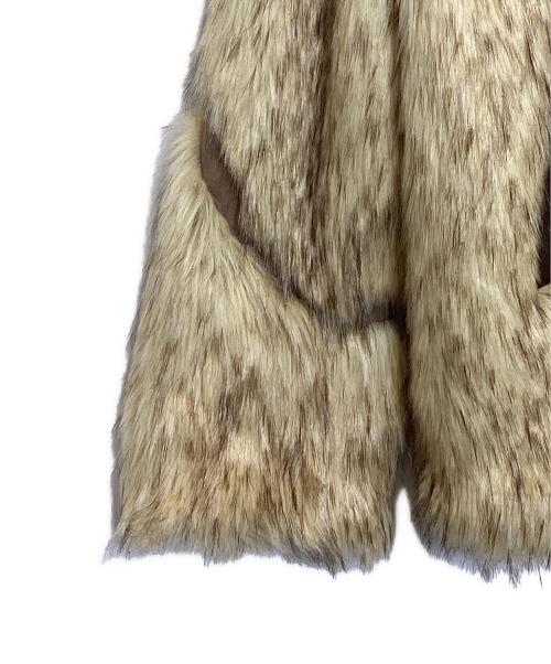 VIAVANDA（ヴィアヴァンダ）VIAVANDA (ヴィアヴァンダ) フェイクファーコート ベージュ サイズ:Freeの古着・服飾アイテム