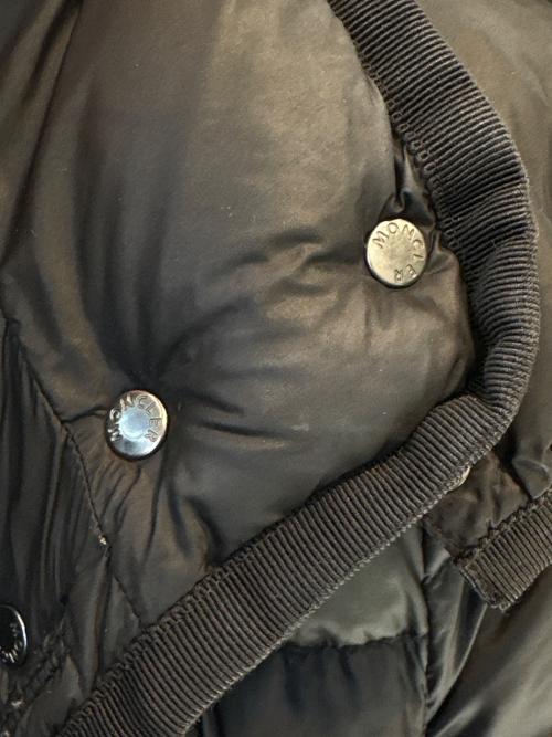 MONCLER（モンクレール）MONCLER (モンクレール) ダウンコート ブラックの古着・服飾アイテム