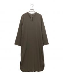 VERMEIL par iena（ヴェルメイユ パー イエナ）の古着「RELA*ION キーネックロングワンピース」｜ブラウン
