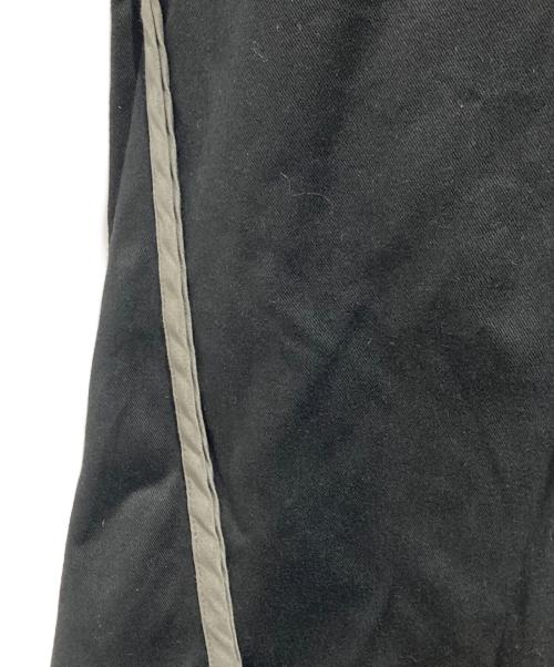 Vivienne Westwood man（ヴィヴィアン ウェストウッド マン）Vivienne Westwood man (ヴィヴィアン ウェストウッド マン) ラインデザインパンツ ブラック サイズ:48の古着・服飾アイテム