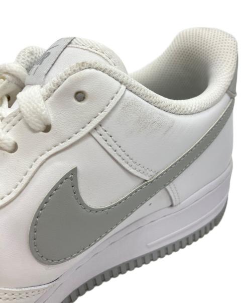 NIKE（ナイキ）NIKE (ナイキ) AIR FORCE 1 '07 ホワイト×グレー サイズ:27の古着・服飾アイテム