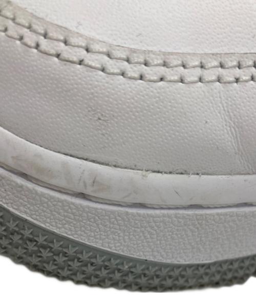NIKE（ナイキ）NIKE (ナイキ) AIR FORCE 1 '07 ホワイト×グレー サイズ:27の古着・服飾アイテム