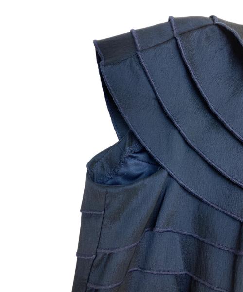 TADASHI SHOJI（タダシ ショージ）TADASHI SHOJI (タダシ ショージ) ティアードコサージュミディアムドレス ネイビーの古着・服飾アイテム