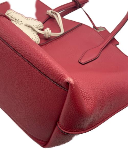 TOD'S（トッズ）TOD'S (トッズ) トートバッグ　バタフライチャーム付 ピンク サイズ:-の古着・服飾アイテム