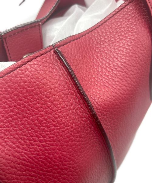 TOD'S（トッズ）TOD'S (トッズ) トートバッグ　バタフライチャーム付 ピンク サイズ:-の古着・服飾アイテム
