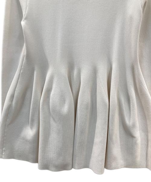 VERMEIL par iena（ヴェルメイユ パー イエナ）VERMEIL par iena (ヴェルメイユ パー イエナ) フォルムニットフレアプルオーバー アイボリー サイズ:FREEの古着・服飾アイテム