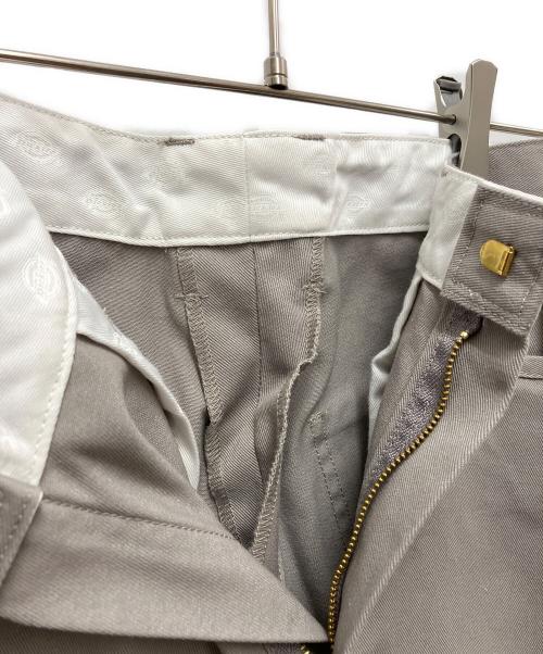 UNUSED（アンユーズド）UNUSED (アンユーズド) Dickies (ディッキーズ) FIVE POCKETS PANTS グレーの古着・服飾アイテム