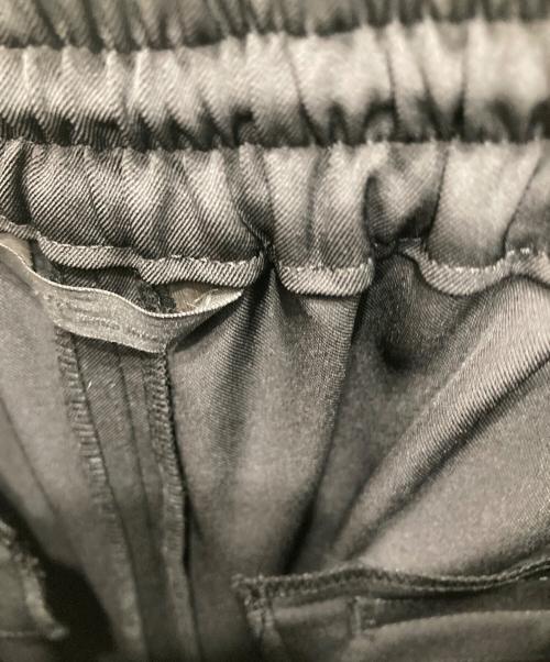 K.T KIYOKO TAKASE（ケーティー キヨコタカセ）K.T KIYOKO TAKASE (ケーティー キヨコタカセ) ツイルストレッチサイドライントラックパンツ ブラック サイズ:Fの古着・服飾アイテム