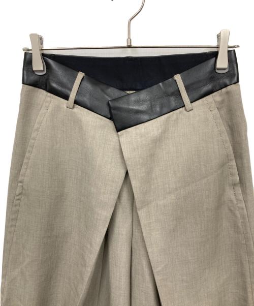 STUDIOUS（ステュディオス）STUDIOUS (ステュディオス) Leather Belted Trousers ベージュ サイズ:2の古着・服飾アイテム