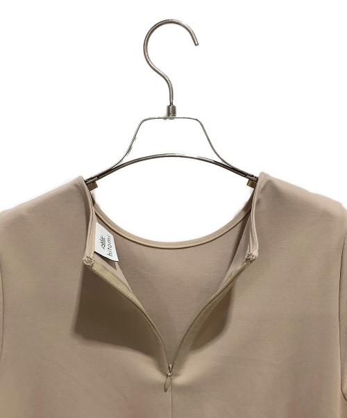 hitomi（ヒトミ）hitomi (ヒトミ) tiered tops ベージュ サイズ:XSの古着・服飾アイテム