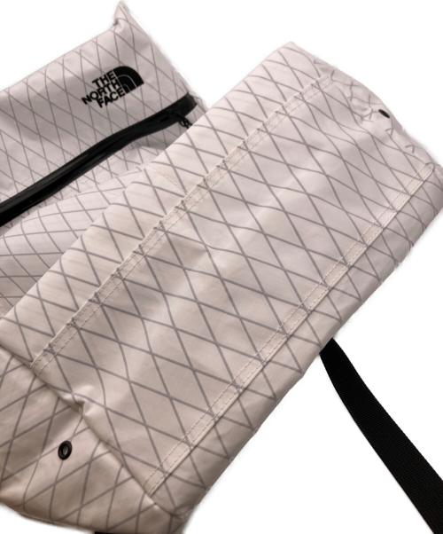 THE NORTH FACE（ザ ノース フェイス）THE NORTH FACE (ザ ノース フェイス) ラフターバックパック ホワイトの古着・服飾アイテム