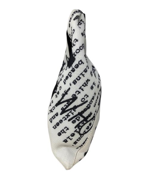 MM6 Maison Margiela（エムエムシックスメゾンマルジェラ）MM6 Maison Margiela (エムエムシックスメゾンマルジェラ) JAPANESE SMALL BAG IN PRINTED MESH ホワイト×ブラックの古着・服飾アイテム