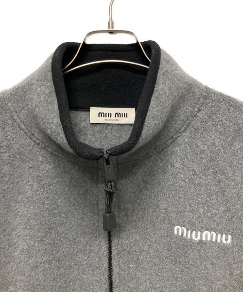 MIU MIU（ミュウミュウ）MIU MIU (ミュウミュウ) フリース スウェットシャツ　MJL042 S000 15V3 グレー サイズ:Sの古着・服飾アイテム