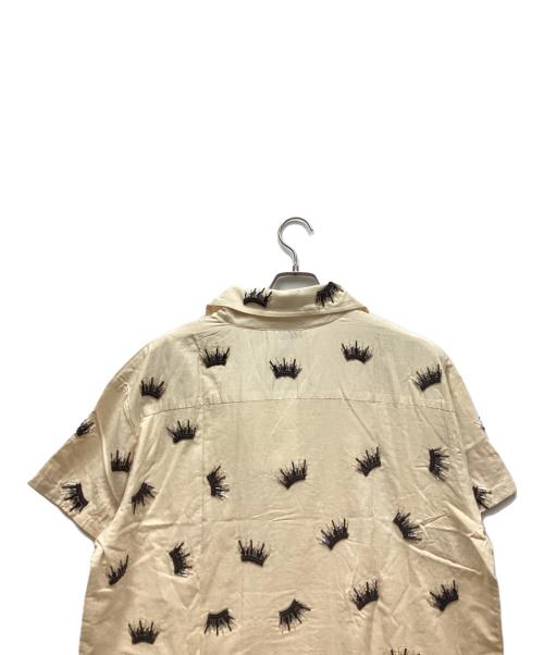 MAHAL（マハル）MAHAL (マハル) ビーズエンブロイダリーシャツ ベージュ サイズ:2 未使用品の古着・服飾アイテム