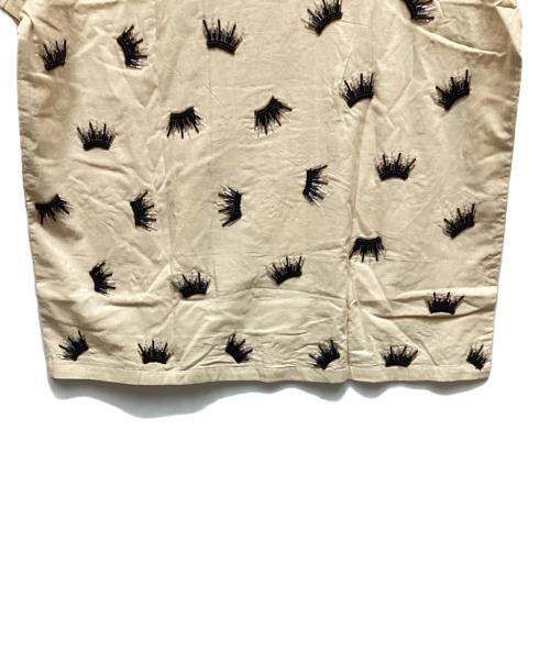 MAHAL（マハル）MAHAL (マハル) ビーズエンブロイダリーシャツ ベージュ サイズ:2 未使用品の古着・服飾アイテム