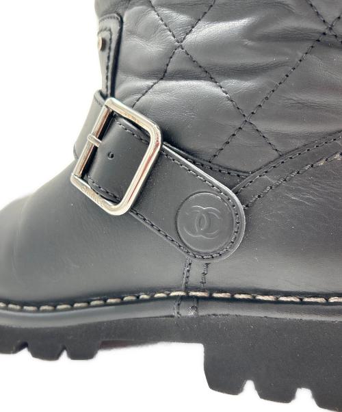 CHANEL（シャネル）CHANEL (シャネル) ココマークマトラッセエンジニアブーツ ブラック サイズ:38の古着・服飾アイテム