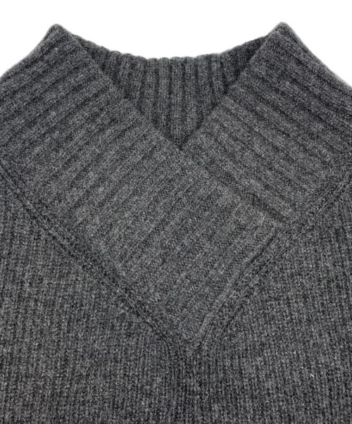 MUSE de Deuxieme Classe（ミューズ ドゥーズィエム クラス）MUSE de Deuxieme Classe (ミューズ ドゥーズィエム クラス) OLBIAアゼVネック プルオーバー チャコールグレー サイズ:記載なしの古着・服飾アイテム