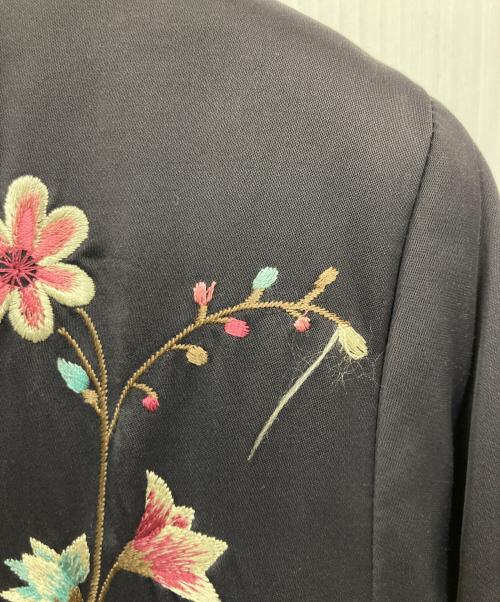 VIVIENNE TAM（ヴィヴィアンタム）VIVIENNE TAM (ヴィヴィアンタム) スタンドカラー刺繍ジャケット ブラックの古着・服飾アイテム