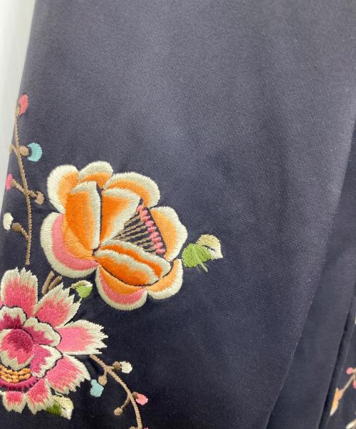 VIVIENNE TAM（ヴィヴィアンタム）VIVIENNE TAM (ヴィヴィアンタム) スタンドカラー刺繍ジャケット ブラックの古着・服飾アイテム